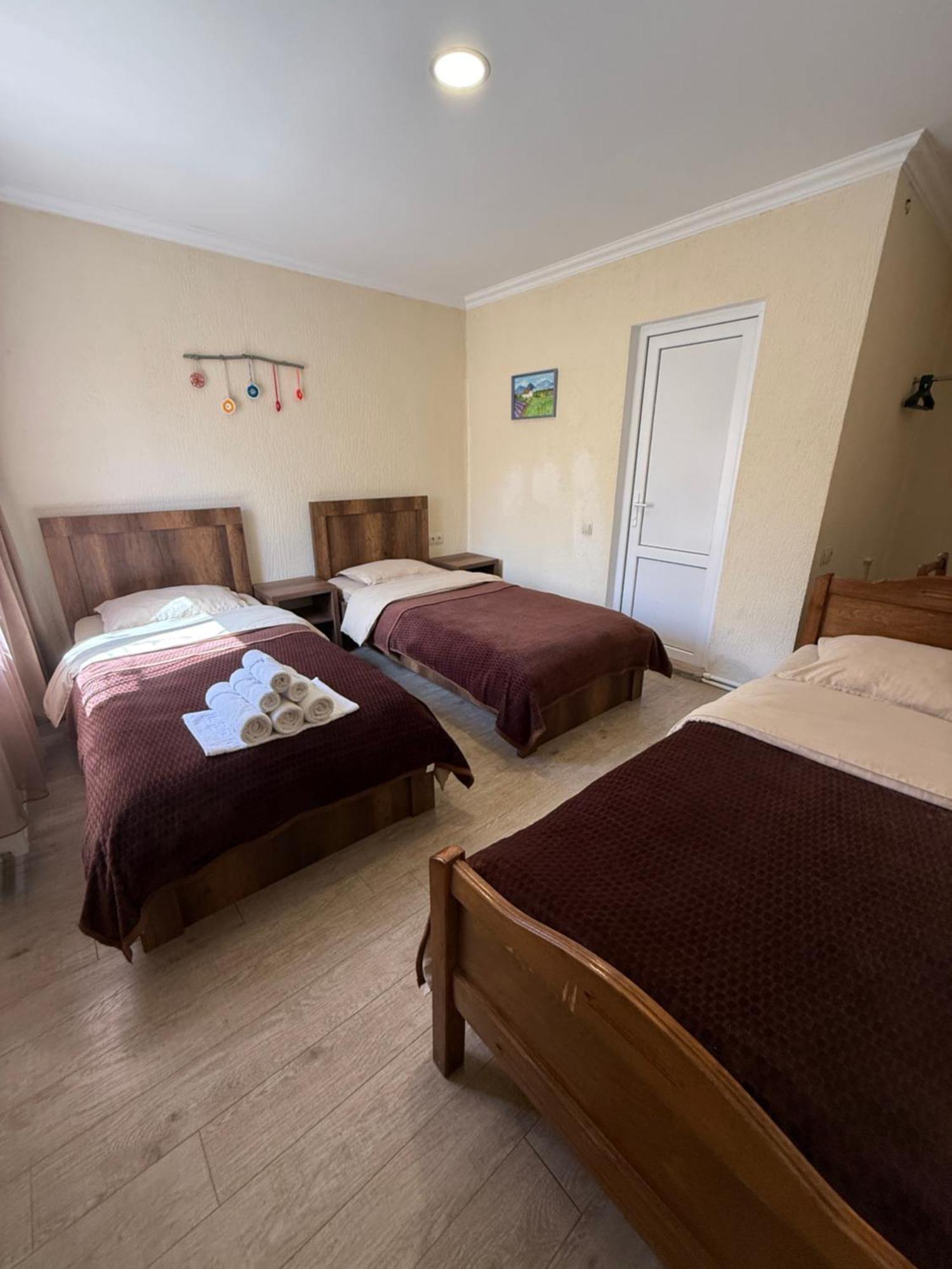 Hotel Villa Eniseli Ngoại thất bức ảnh